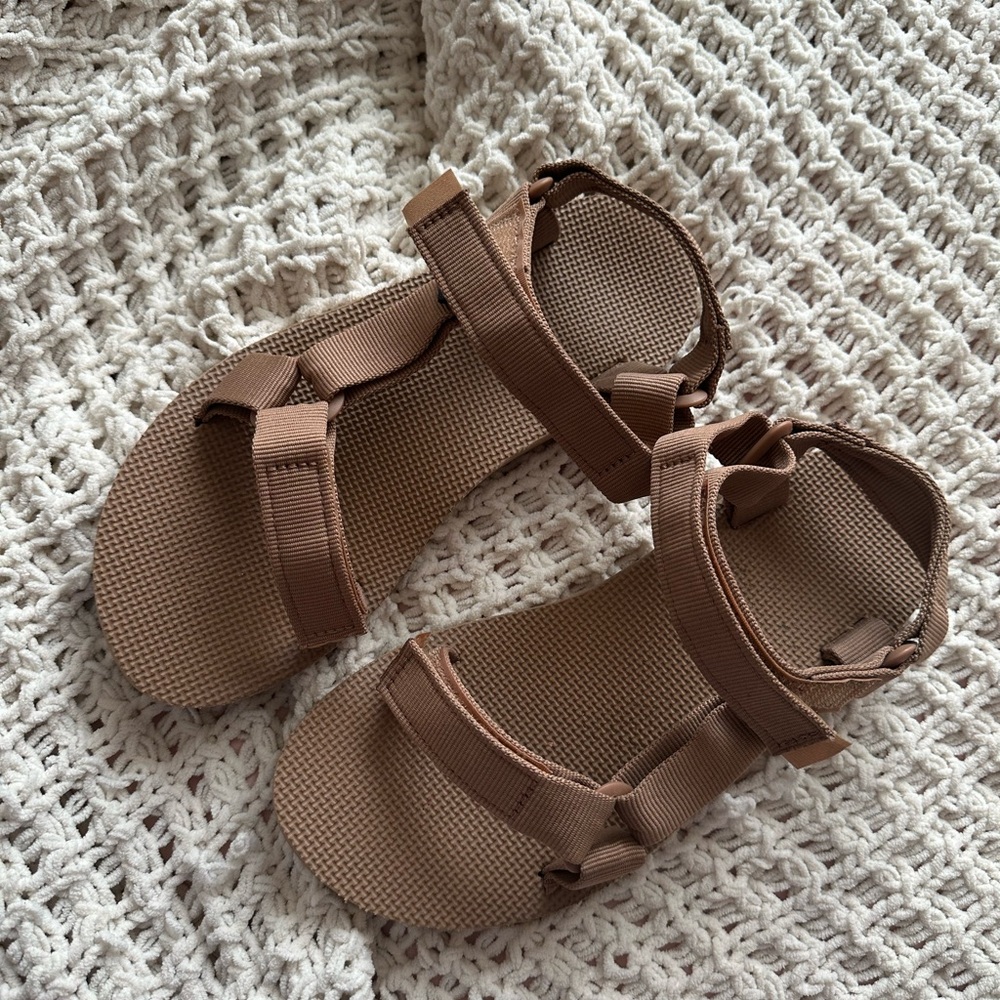 women's nude Teva sandals size 7